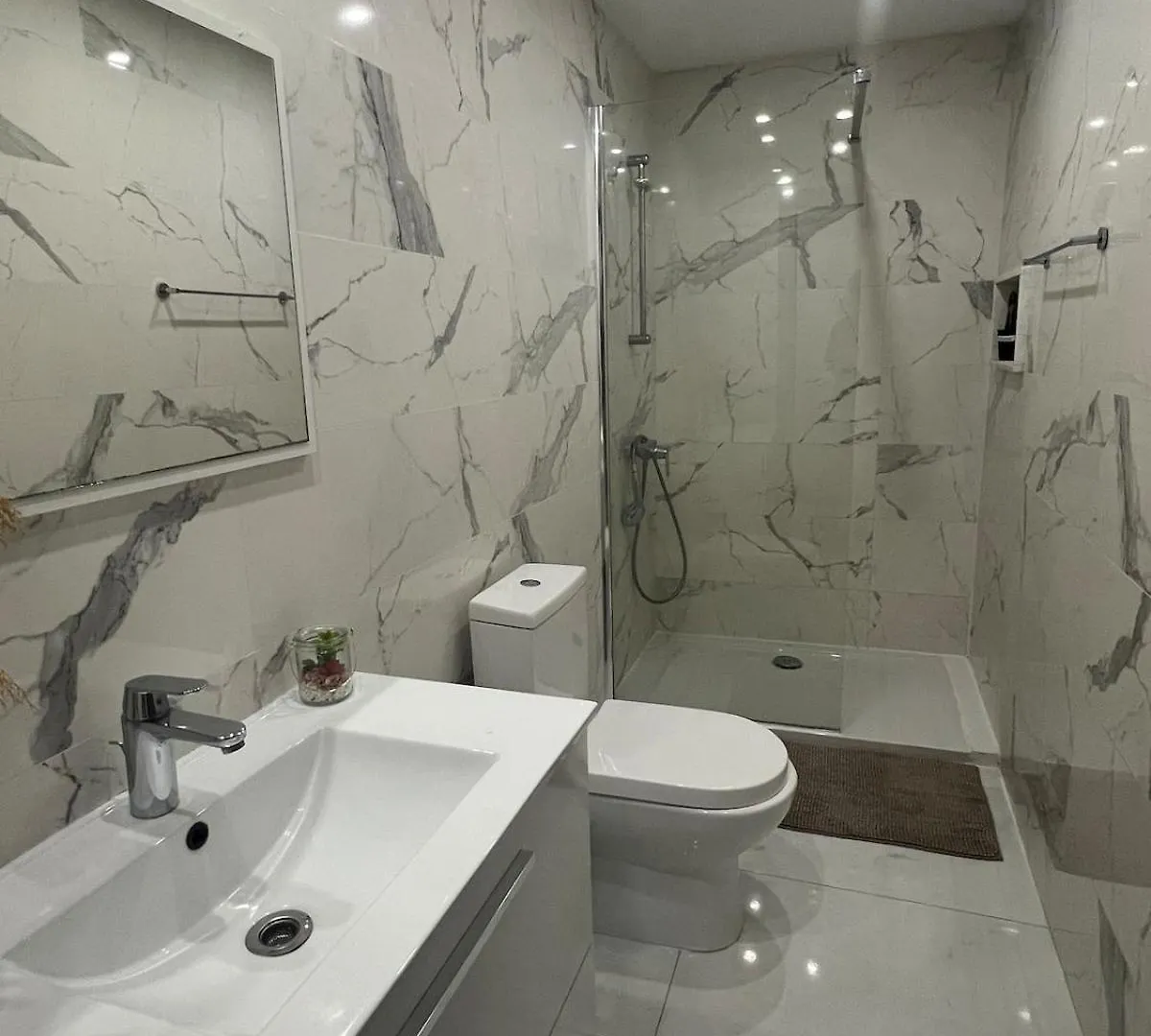 Sia-Serenity Finikoudes Apartment Larnaka